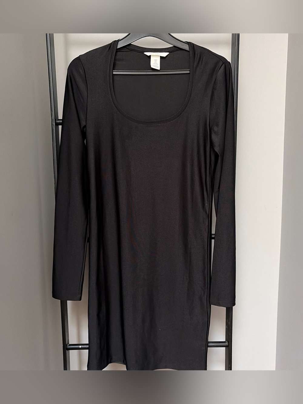 H&M Black Long-Sleeve Scoop Neck mini bodycon Dress